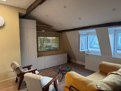 Télévision ou salle de divertissement dans l'établissement 70 m2, Renovated, Perfect Location in central Paris
