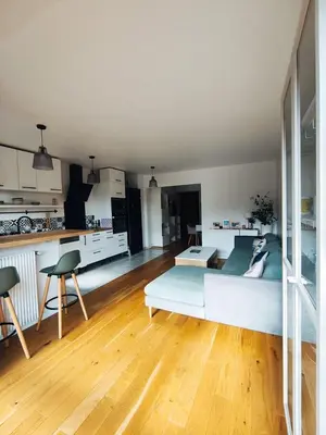 Cuisine ou kitchenette dans l'établissement Quiet Garden-Facing Retreat