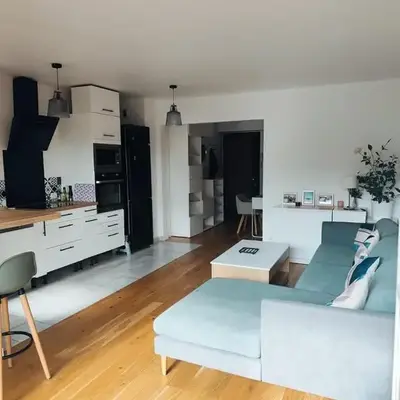 Quiet Garden-Facing Retreat