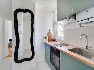 Cuisine ou kitchenette dans l'établissement Magnificent apartment- 1BR-4P - Tour-Eiffel