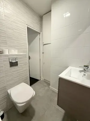 Salle de bains dans l'établissement 80 m2-Heart of Le Marais -Sleeps 6
