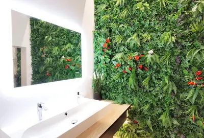 Salle de bains dans l'établissement Le Marais Sunshine Apt 5 bdrs 3 mins to metro N3-10