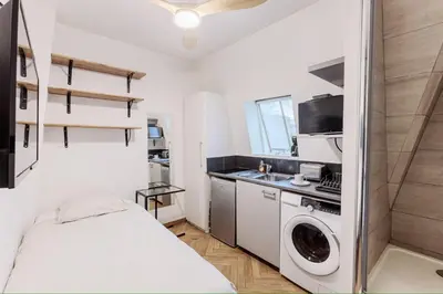 Cuisine ou kitchenette dans l'établissement Studio Faubourg Poissonnière