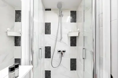 Salle de bains dans l'établissement Suite Le Clery Perche sur les toits de Paris