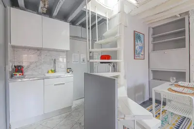 Cuisine ou kitchenette dans l'établissement Studio Apartment-4P-City Centre Lescot With Netflix