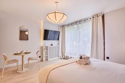 Un ou plusieurs lits dans un hébergement de l'établissement Superb Parisian Suite-Pere Lachaise