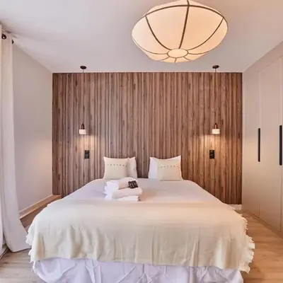 Superb Parisian Suite-Pere Lachaise