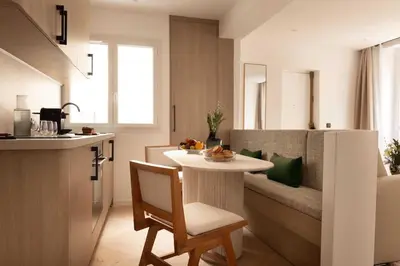 Cuisine ou kitchenette dans l'établissement Superb air-conditioned apartment Paris Le Marais