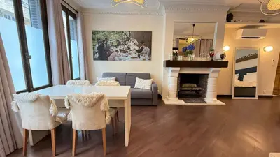 Cuisine ou kitchenette dans l'établissement Eiffel-Tower, Deluxe Suite Passy - 6 people