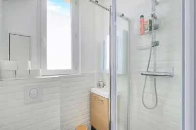 Salle de bains dans l'établissement Charming studio L028