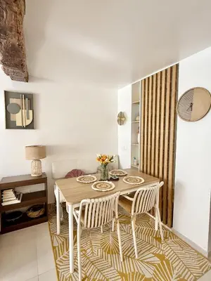 Coin salon dans l'établissement Paris center near Notre Dame 2 bedrooms with Balcony