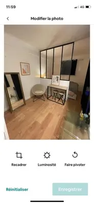 Télévision ou salle de divertissement dans l'établissement Parisian little house-studio