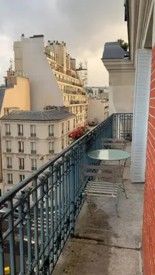 Balcon ou terrasse dans l'établissement Parisian apartment with balcony
