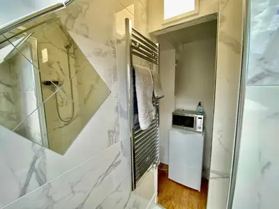 Salle de bains dans l'établissement Steps to Arc De Triomphe, Paris 17 Studio