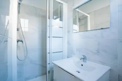 Salle de bains dans l'établissement Stylish Getaway in Boulogne I Quick Paris Access