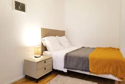 Un ou plusieurs lits dans un hébergement de l'établissement Calm apt 60m2 near Notre-Dame and Seine 2bdrs N4-4b