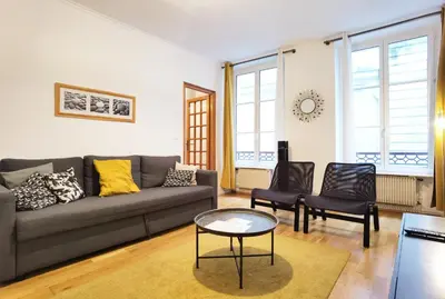 Coin salon dans l'établissement Calm apt 60m2 near Notre-Dame and Seine 2bdrs N4-4b