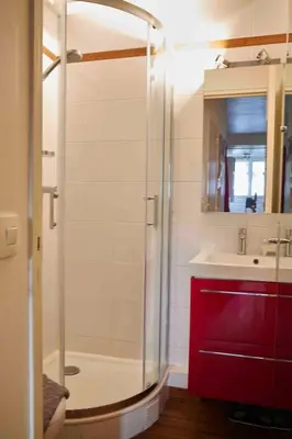 Salle de bains dans l'établissement Lovely studio in the very heart of Montmartre