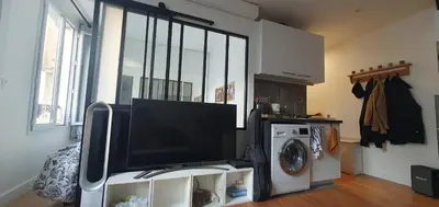 Cuisine ou kitchenette dans l'établissement Quiet love nest in Paris