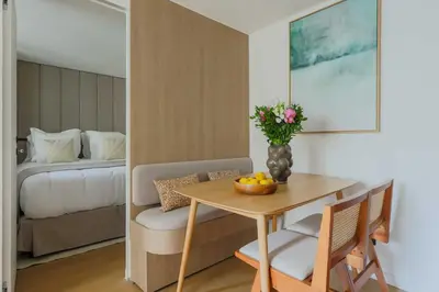 Un ou plusieurs lits dans un hébergement de l'établissement Magnificent apartment -1BR-4P- Canal Saint-Martin