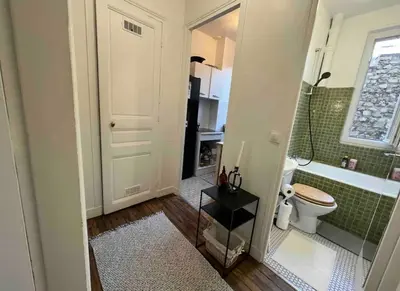 Salle de bains dans l'établissement Sublime appartement cosy près de la Tour Eiffel