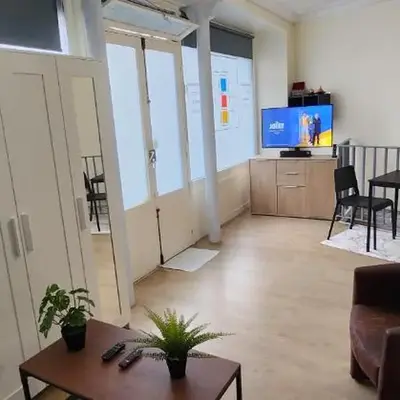 spacieux appartement Paris Gambetta