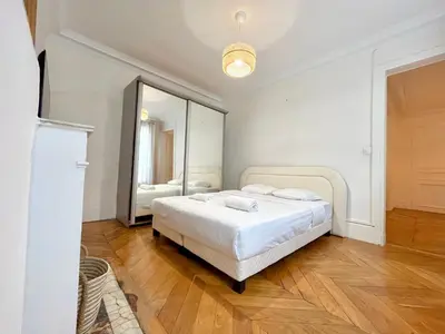 Un ou plusieurs lits dans un hébergement de l'établissement Beautiful Flat by Louvre & Tuileries