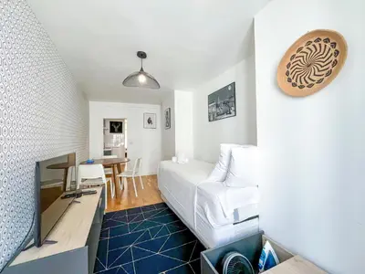 Un ou plusieurs lits dans un hébergement de l'établissement Appartement 02 - Paris Faubourg Bail Mobilité
