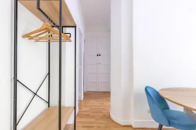 Plan de l'établissement Romantique 4 Étoiles ,Appartement Chic près du Canal, Paris