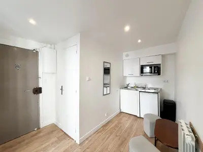 Cuisine ou kitchenette dans l'établissement Studio 08 - Paris Faubourg Bail Mobilité