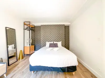 Un ou plusieurs lits dans un hébergement de l'établissement Appartement 09 - Paris Faubourg Bail Mobilité