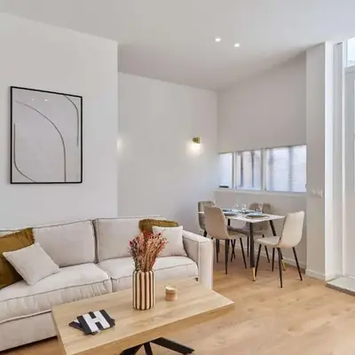 Residence with AC apartments Buttes Chaumont Park