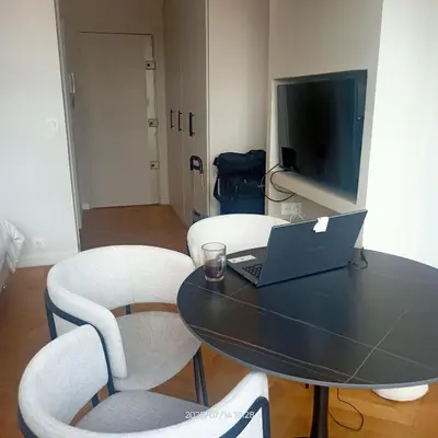 Télévision ou salle de divertissement dans l'établissement Location Studio