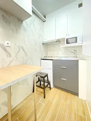 Cuisine ou kitchenette dans l'établissement 2-bedroom lovely flat close to Eiffel Tower