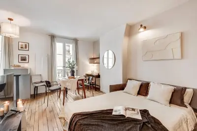 Un ou plusieurs lits dans un hébergement de l'établissement Vaux - 1 chambre a Batignolles