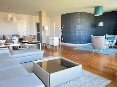Coin salon dans l'établissement Seine View 120m2-2bedrooms