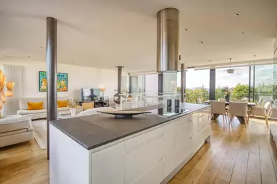Cuisine ou kitchenette dans l'établissement Maison Hortense