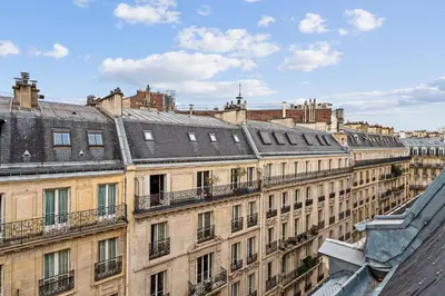 Vue générale sur Paris ou vue de la ville depuis l'appartement