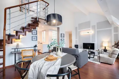 Télévision ou salle de divertissement dans l'établissement Jonquille - Duplex 2 chambres à Jardin des Plantes