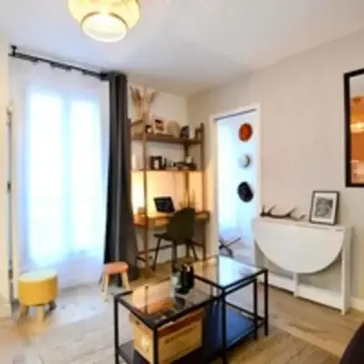 Nice 25m With Wifi In Paris