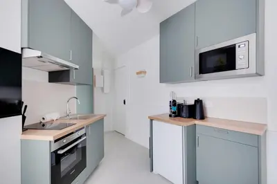 Cuisine ou kitchenette dans l'établissement Superb apartment- 1BR-4P - Tour-Eiffel