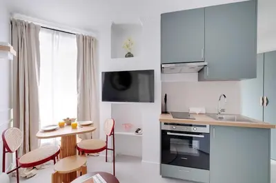 Cuisine ou kitchenette dans l'établissement Superb apartment- 1BR-4P - Tour-Eiffel