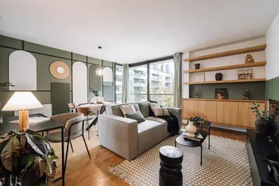 Coin salon dans l'établissement Bornova - 2 chambres et balcon à Tour Eiffel