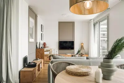 Télévision ou salle de divertissement dans l'établissement Felice - 1 chambre à Trocadéro