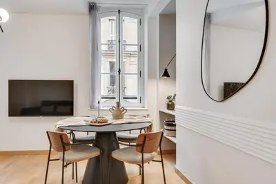 Télévision ou salle de divertissement dans l'établissement Vicomte - 2 chambres à Les Halles