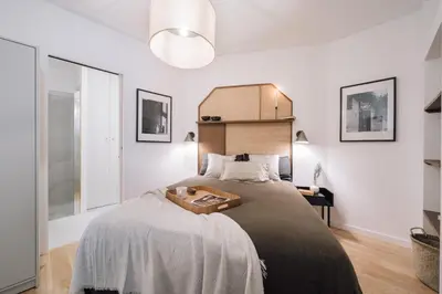 Un ou plusieurs lits dans un hébergement de l'établissement Louis - 1 chambre à Bastille