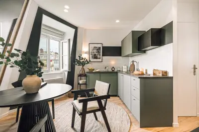 Cuisine ou kitchenette dans l'établissement Martin - 1 chambre à Trocadéro (16 Arr.)