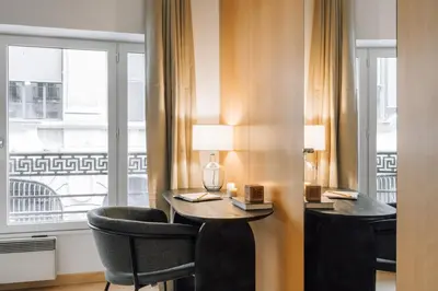 Plan de l'établissement Lisas - 1 chambre et terrasse à Halles