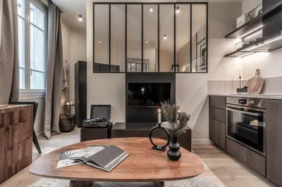Cuisine ou kitchenette dans l'établissement Marguerite - Studio à Auteuil