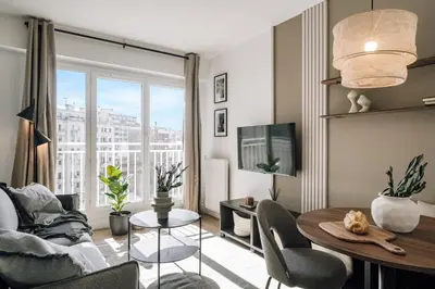 Coin salon dans l'établissement Anadolu - 1 chambre et balcon à Tour Eiffel